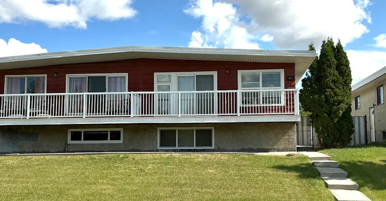 41B Huntford Road NE, Calgary, AB, T2K 3Y8