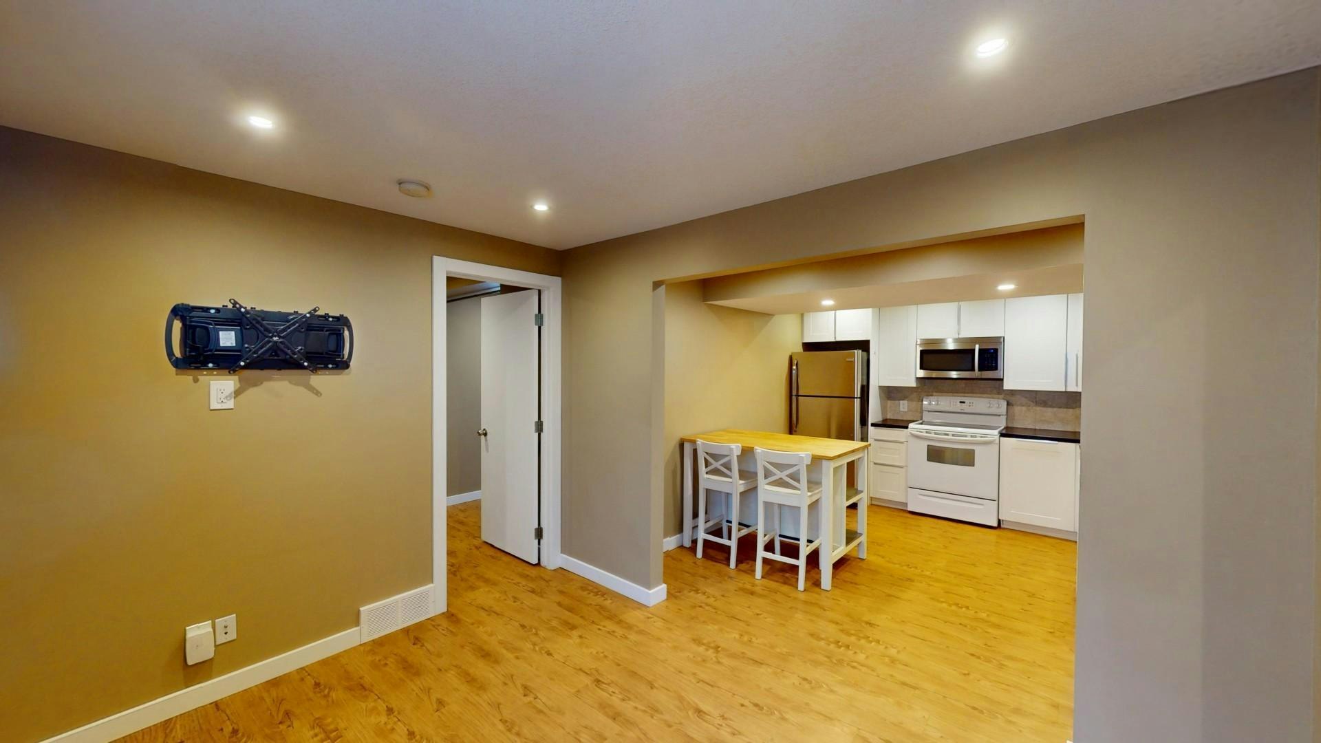 41B Huntford Road NE, Calgary, AB, T2K 3Y8 - 4