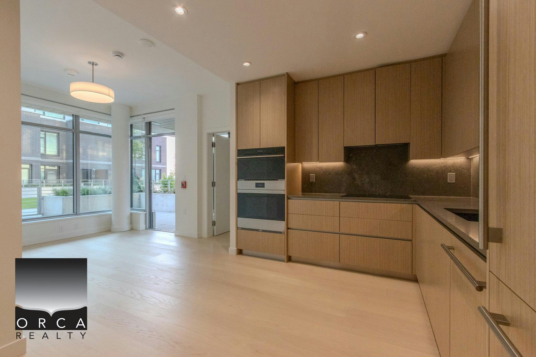 777 Harbour Way, North Vancouver, BC, V7P 3R7 - 10