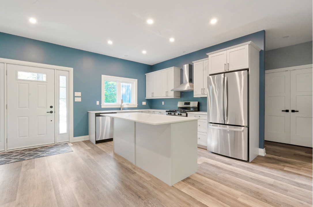 6 Oneida Crescent, Tiny, ON, L9M 0B2 - 3