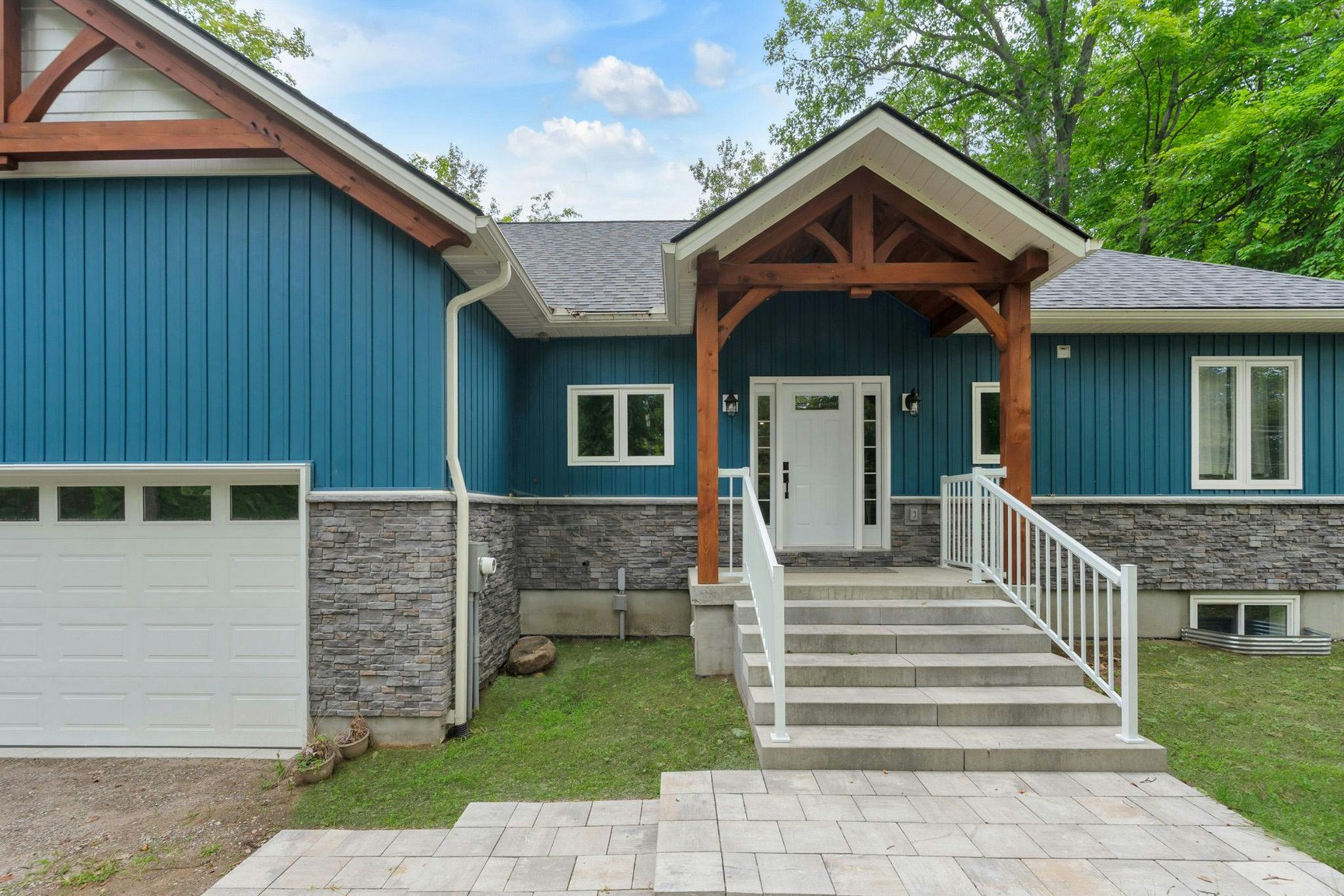 6 Oneida Crescent, Tiny, ON, L9M 0B2 - 2