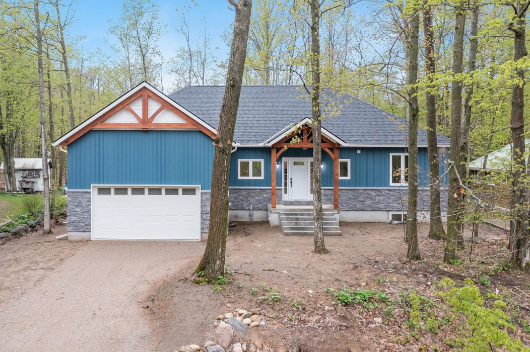 6 Oneida Crescent, Tiny, ON, L9M 0B2