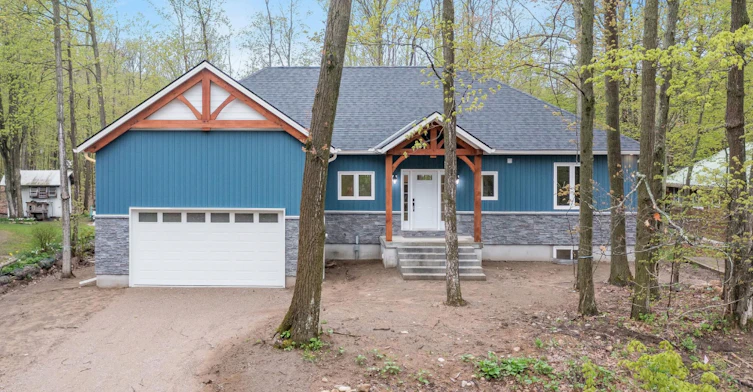 6 Oneida Crescent, Tiny, ON, L9M 0B2