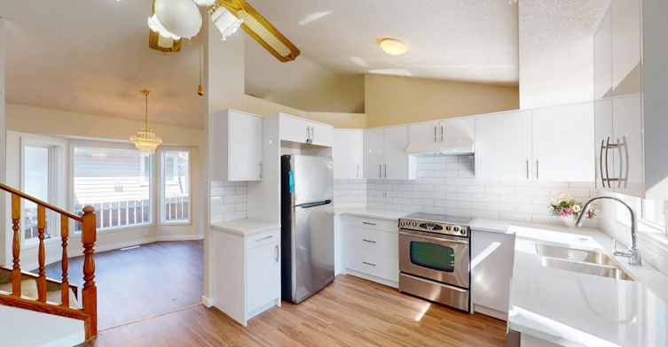 37 Martingrove Way Ne, Calgary, AB, T3J 2T2 - 2