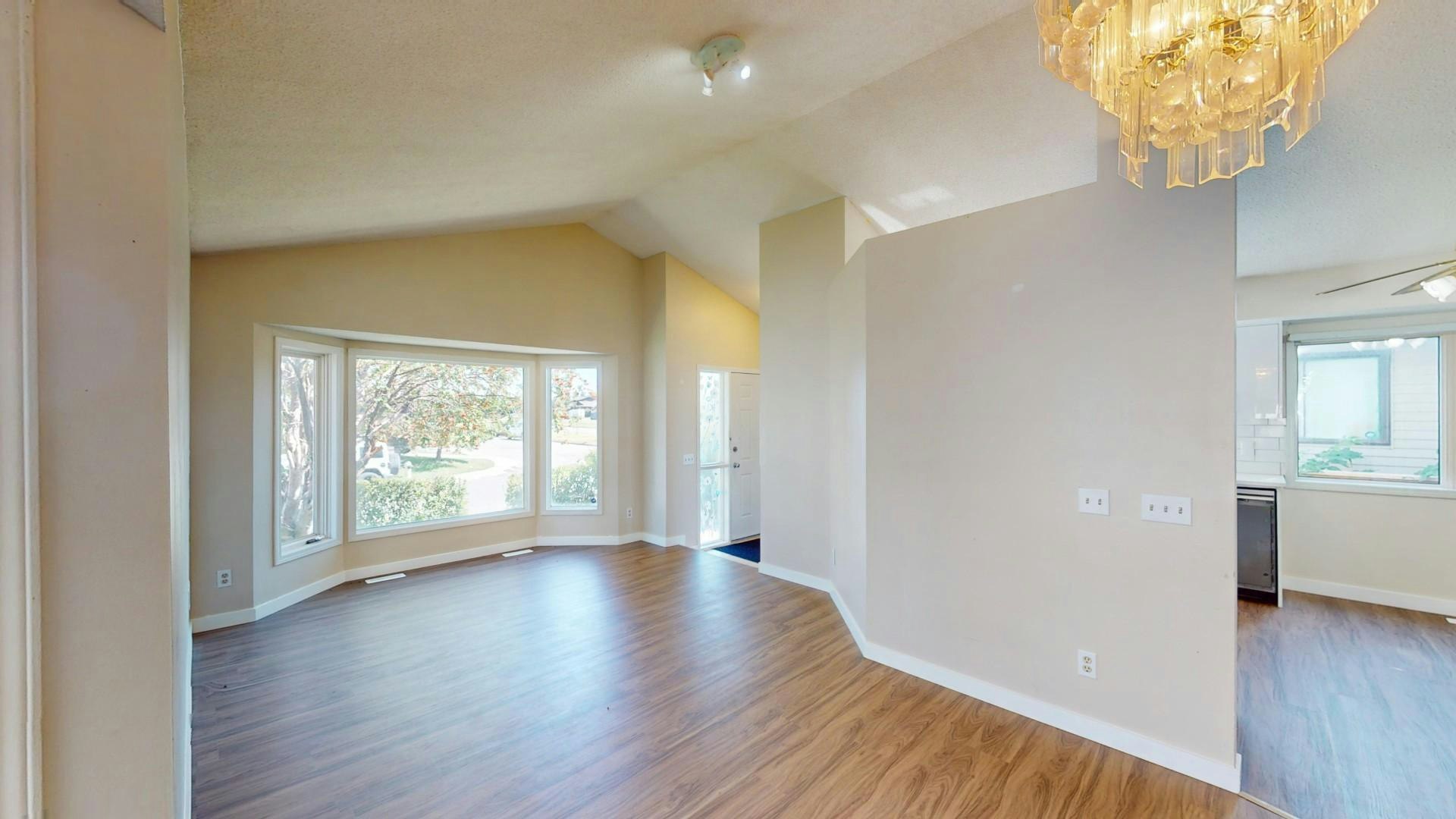 37 Martingrove Way Ne, Calgary, AB, T3J 2T2 - 4