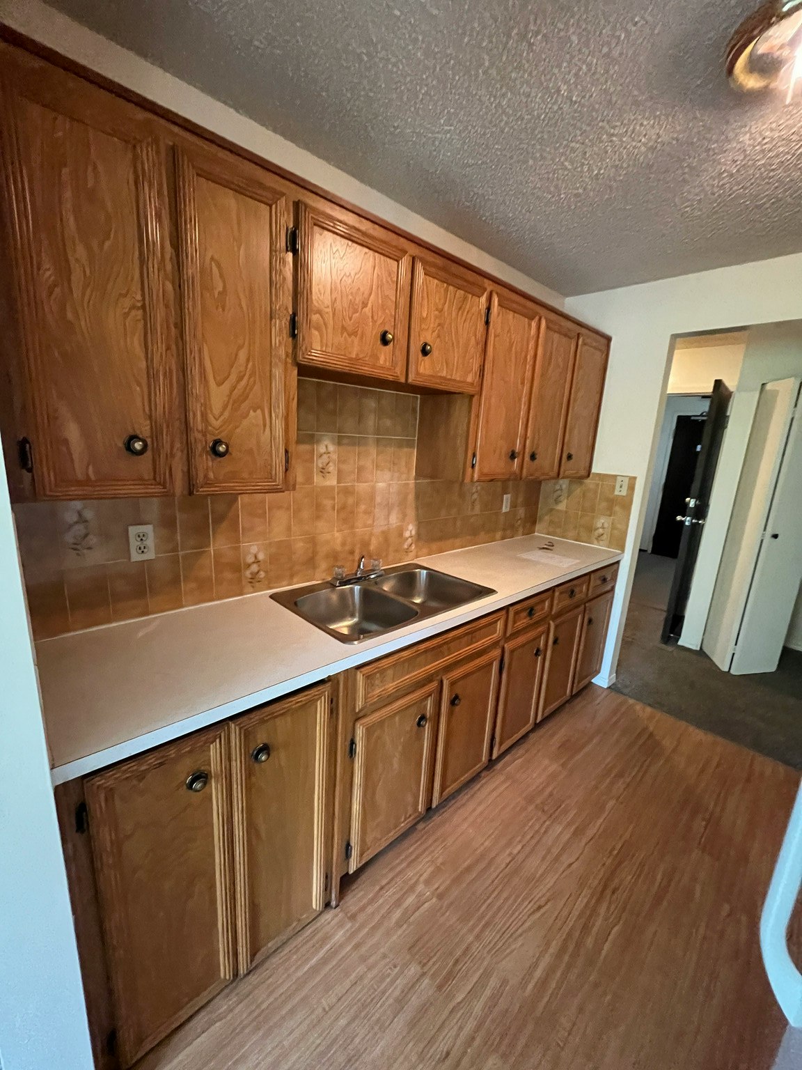 12421 82 Street Northwest, Edmonton, AB, T5B 2X5 - 3