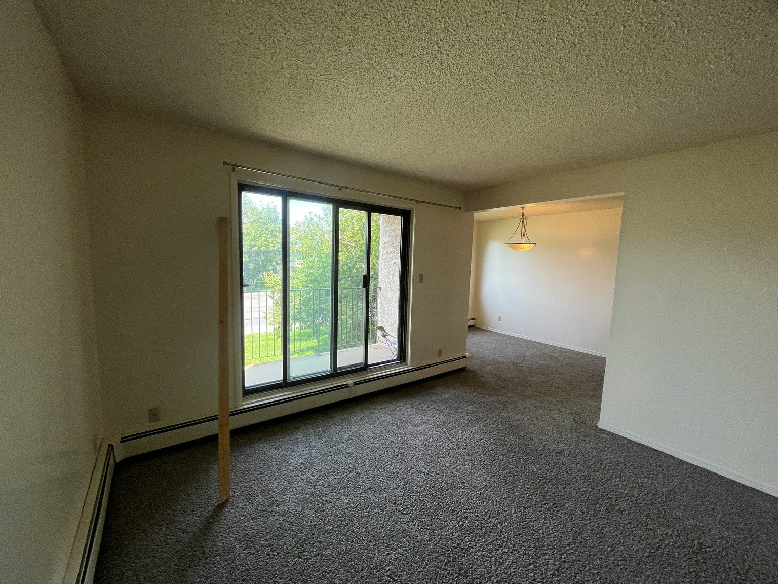 12421 82 Street Northwest, Edmonton, AB, T5B 2X5 - 9