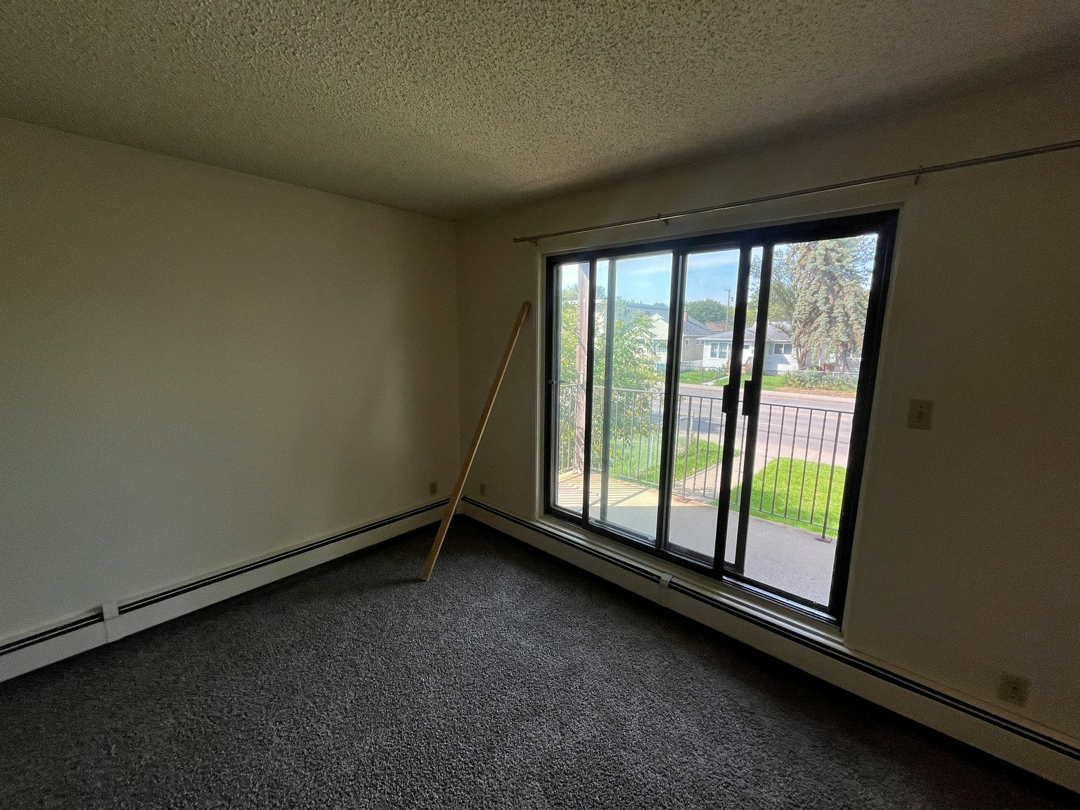 12421 82 Street Northwest, Edmonton, AB, T5B 2X5 - 8