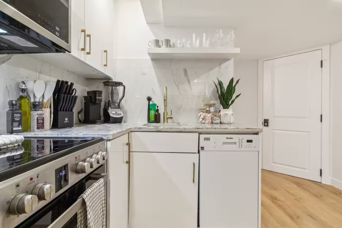 B-16812 31 Avenue Southwest, Edmonton, AB, T6W 4P9 - 4