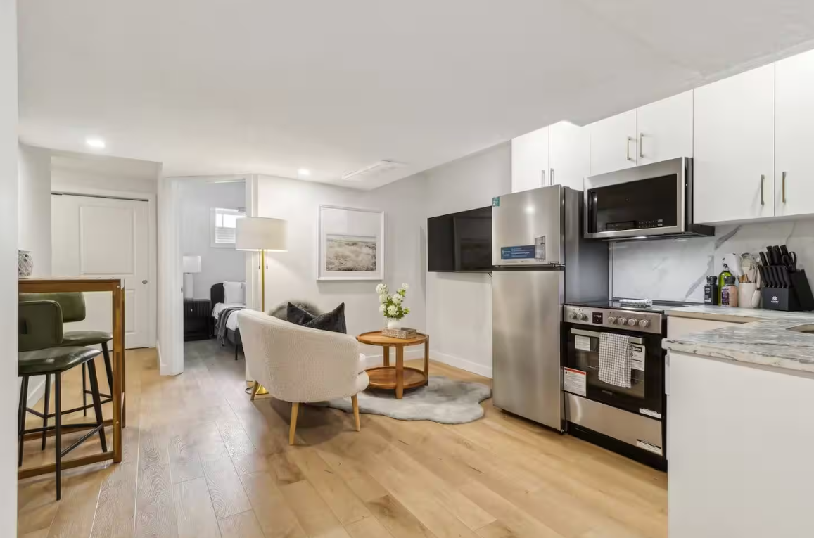B-16812 31 Avenue Southwest, Edmonton, AB, T6W 4P9