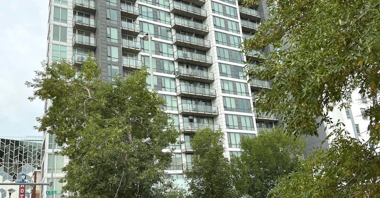 450 8 Avenue Se, Calgary, AB, T2G 1T2