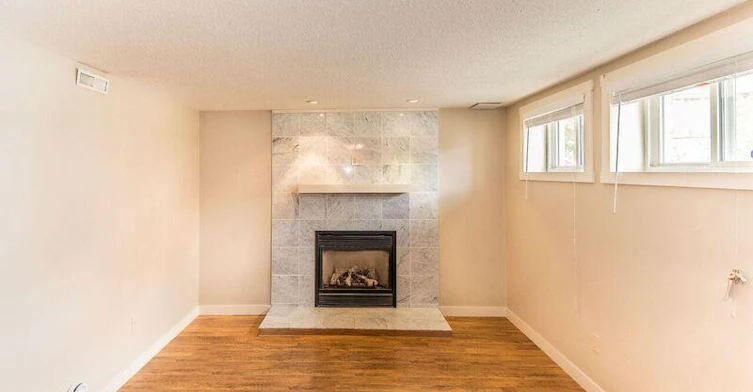 4904 19 Avenue NW, Calgary, AB, T3B 0S9
