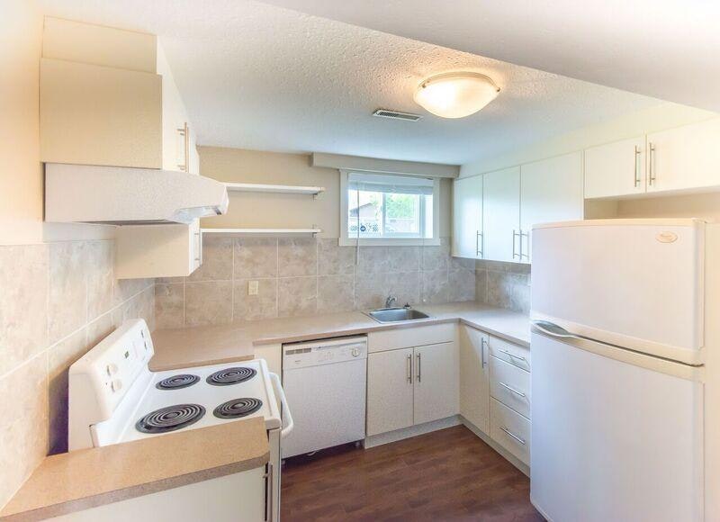 4904 19 Avenue NW, Calgary, AB, T3B 0S9 - 5
