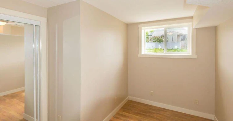 4904 19 Avenue NW, Calgary, AB, T3B 0S9 - 3