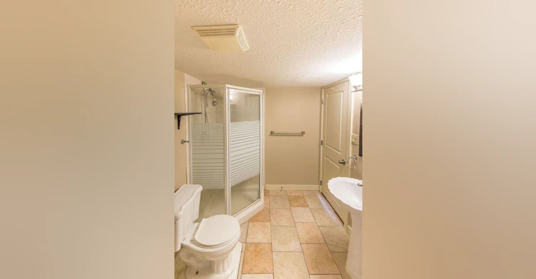 4904 19 Avenue NW, Calgary, AB, T3B 0S9 - 6