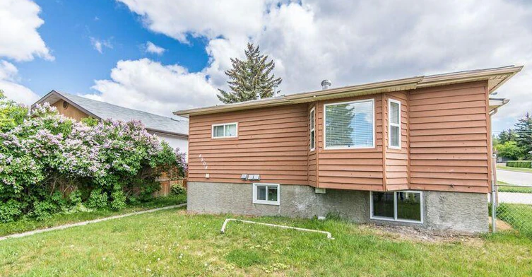 4904 19 Avenue NW, Calgary, AB, T3B 0S9 - 9
