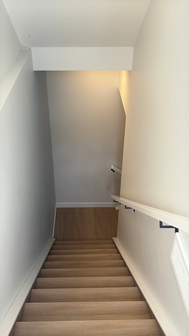 2008 46 Street Southeast, Calgary, AB, T2B 1K6 - 2