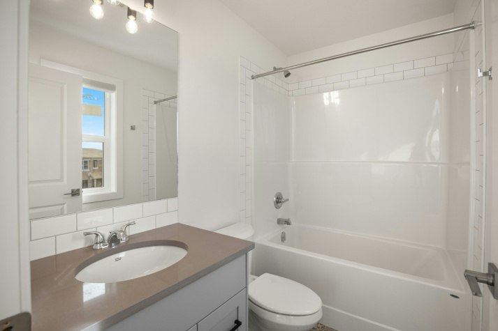  Grayhawk Boulevard, Red Deer County, AB, T4S 0X2 - 18
