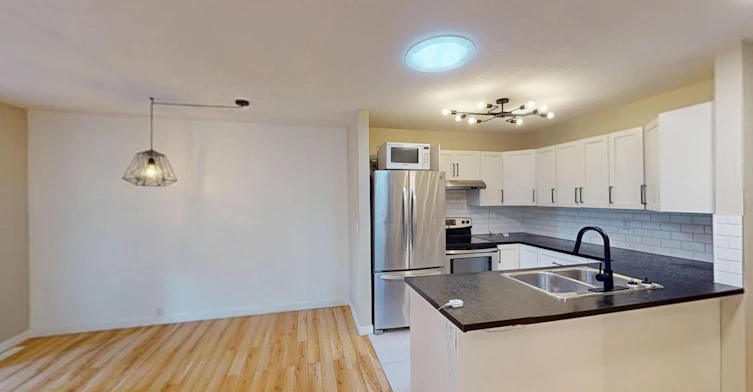 125 28 Avenue Ne, Calgary, AB, T2E 2A9 - 3