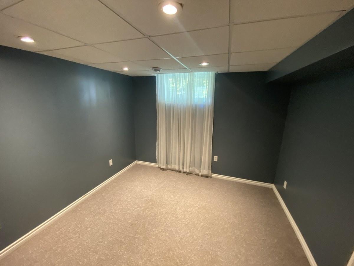 Front-7927 71 Avenue Northwest, Edmonton, AB, T6C 0B1 - 22