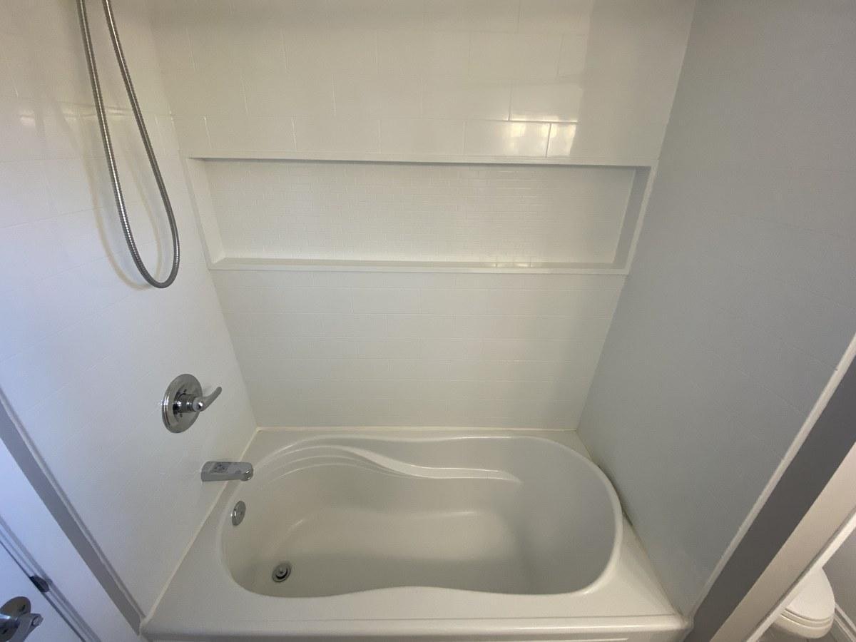 Front-7927 71 Avenue Northwest, Edmonton, AB, T6C 0B1 - 17