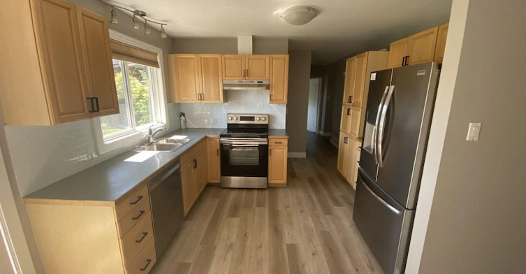 Front-7927 71 Avenue Northwest, Edmonton, AB, T6C 0B1 - 5