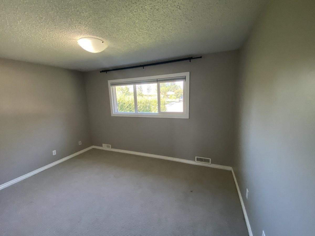 Front-7927 71 Avenue Northwest, Edmonton, AB, T6C 0B1 - 36