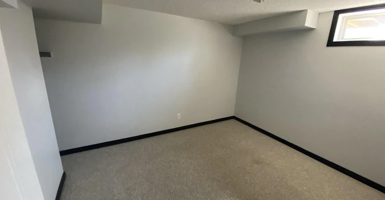 Front-7927 71 Avenue Northwest, Edmonton, AB, T6C 0B1 - 18