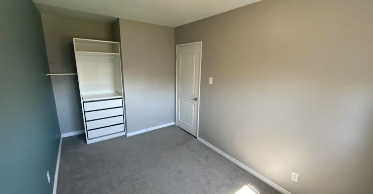 Front-7927 71 Avenue Northwest, Edmonton, AB, T6C 0B1 - 30