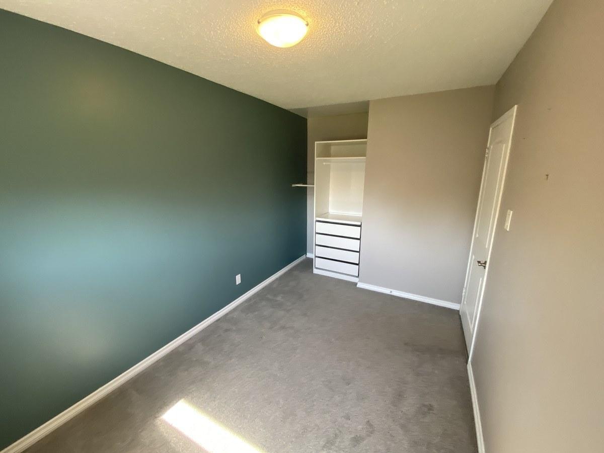Front-7927 71 Avenue Northwest, Edmonton, AB, T6C 0B1 - 31
