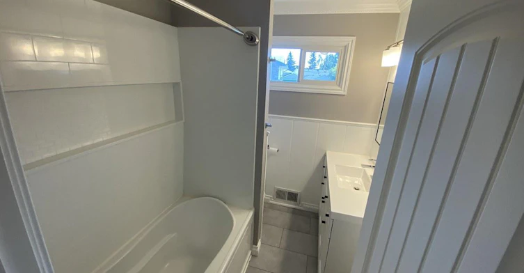 Front-7927 71 Avenue Northwest, Edmonton, AB, T6C 0B1 - 13