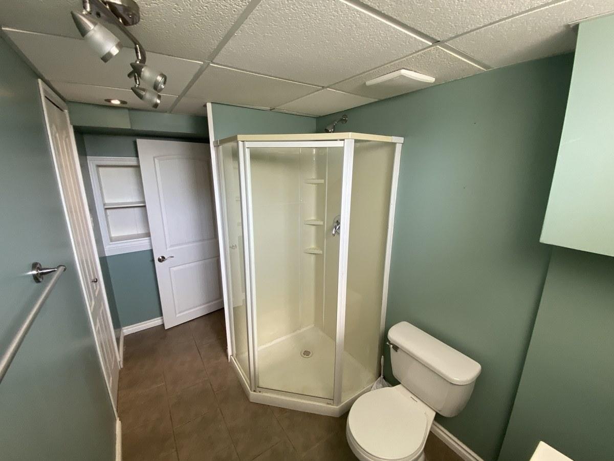 Front-7927 71 Avenue Northwest, Edmonton, AB, T6C 0B1 - 28
