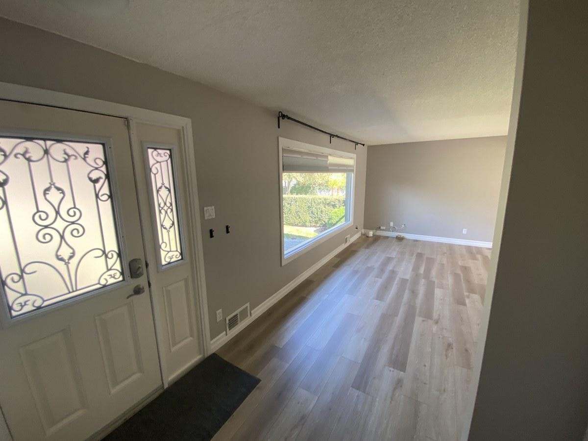 Front-7927 71 Avenue Northwest, Edmonton, AB, T6C 0B1 - 10