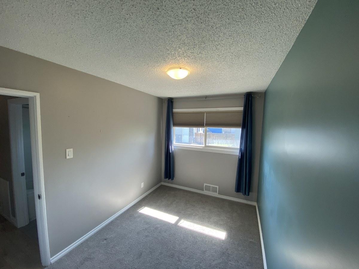 Front-7927 71 Avenue Northwest, Edmonton, AB, T6C 0B1 - 29