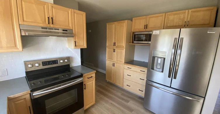 Front-7927 71 Avenue Northwest, Edmonton, AB, T6C 0B1 - 3