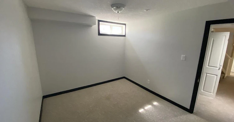 Front-7927 71 Avenue Northwest, Edmonton, AB, T6C 0B1 - 19