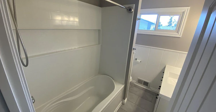 Front-7927 71 Avenue Northwest, Edmonton, AB, T6C 0B1 - 14