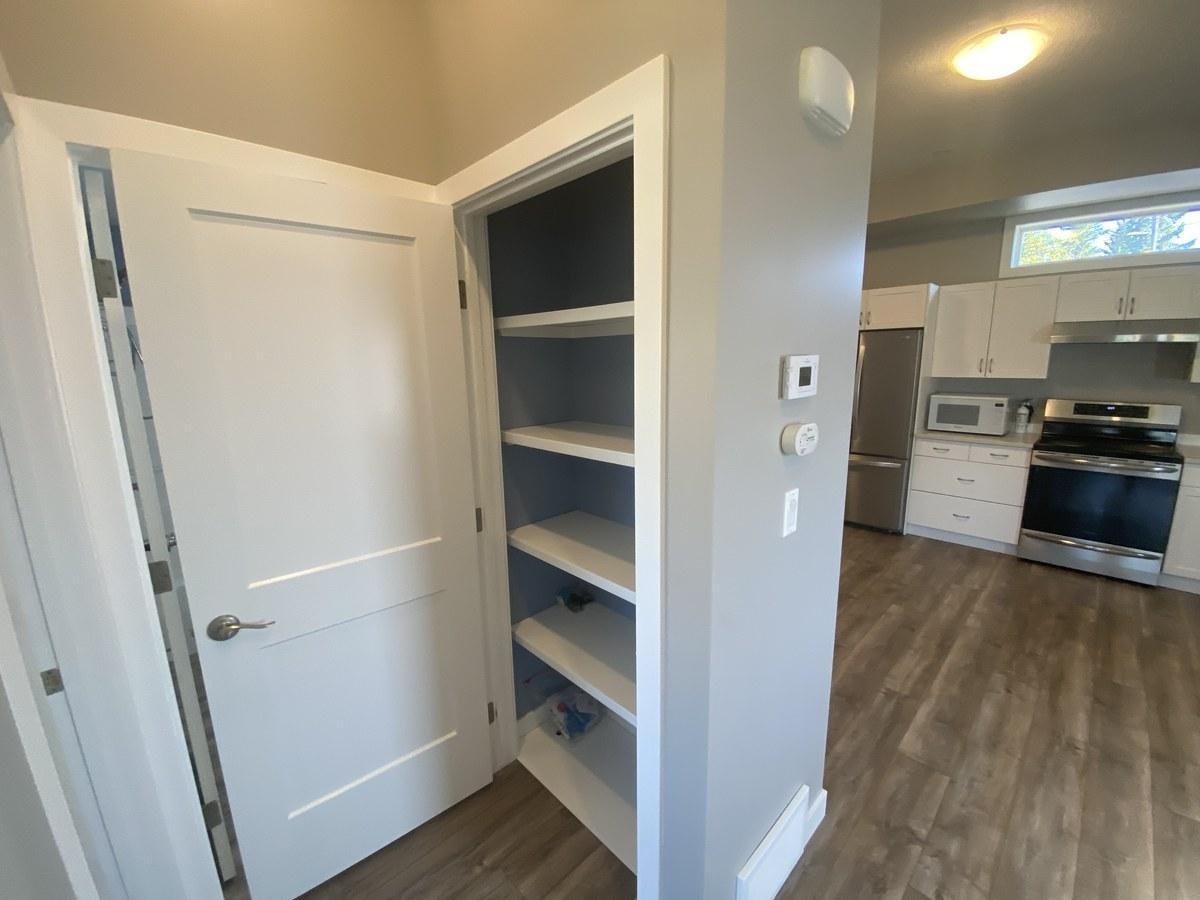 Rear-7927 71 Avenue Northwest, Edmonton, AB, T6C 0B1 - 11