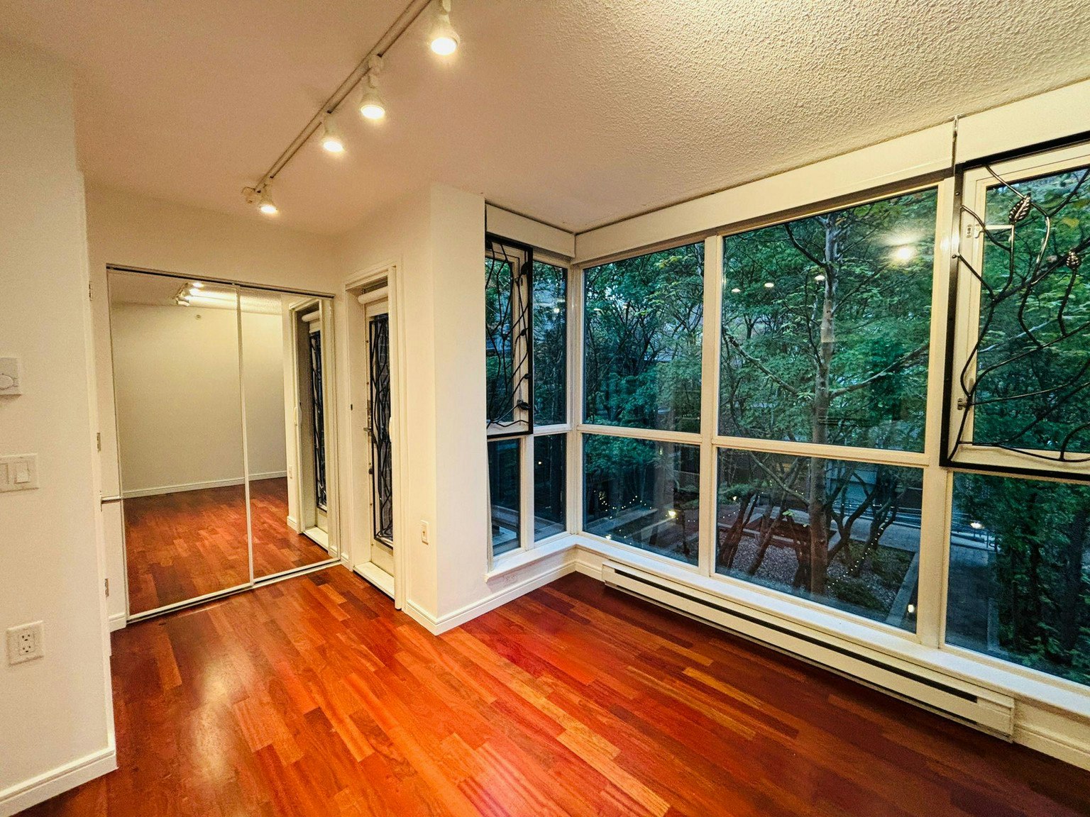 2 Beds-885 Helmcken Street, Vancouver, BC, V6Z 1B1 - 25