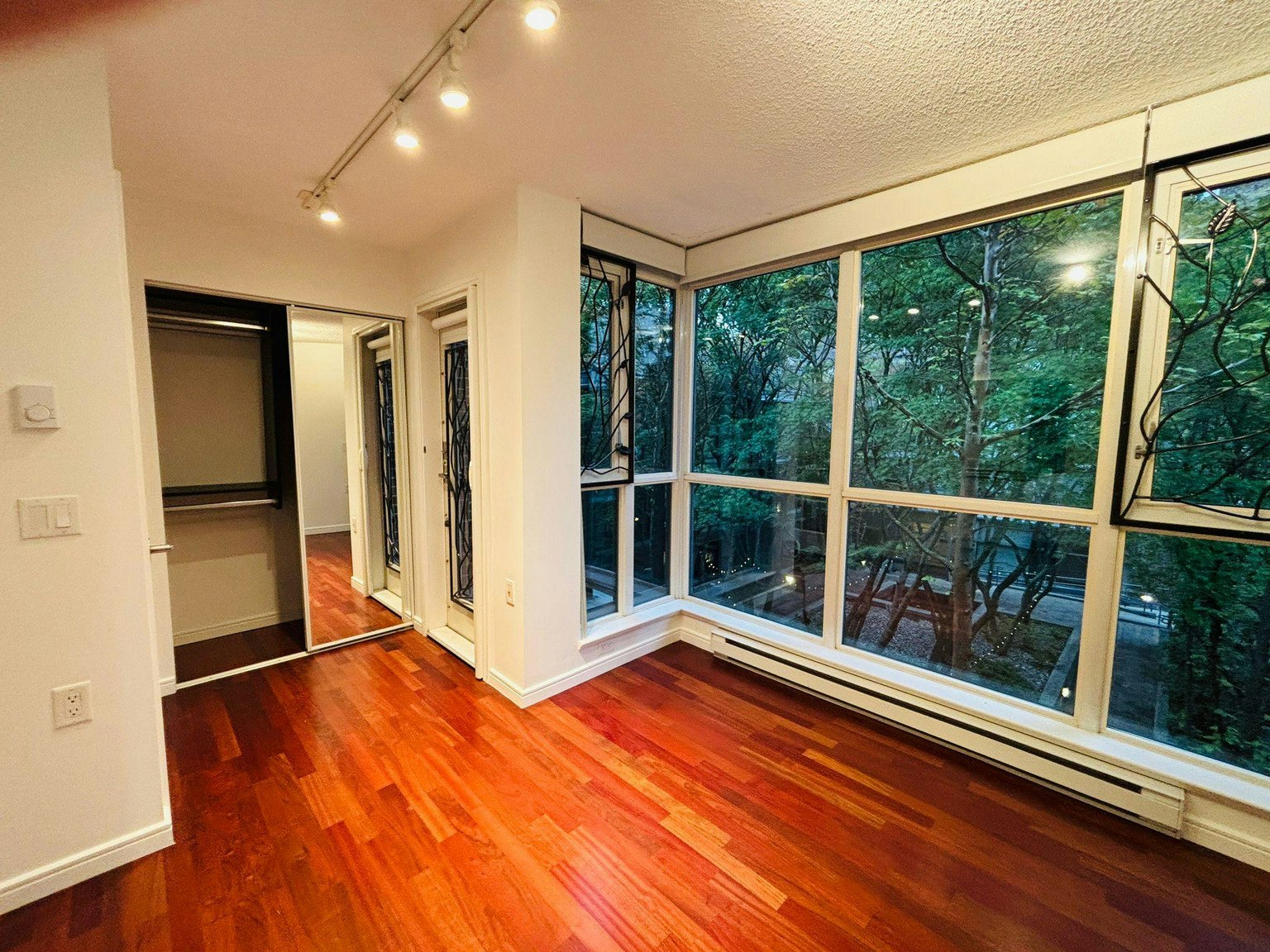 2 Beds-885 Helmcken Street, Vancouver, BC, V6Z 1B1 - 28