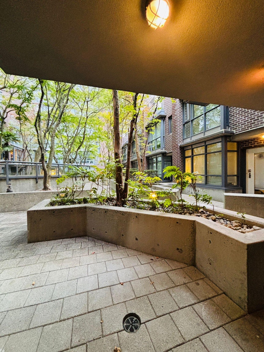 2 Beds-885 Helmcken Street, Vancouver, BC, V6Z 1B1 - 5