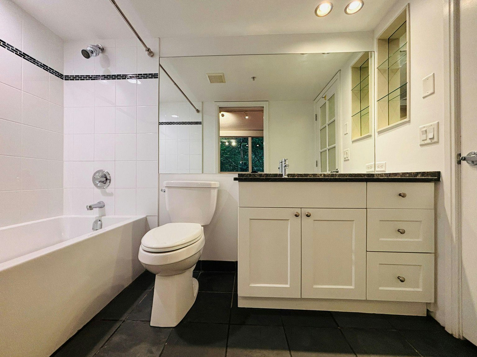 2 Beds-885 Helmcken Street, Vancouver, BC, V6Z 1B1 - 36
