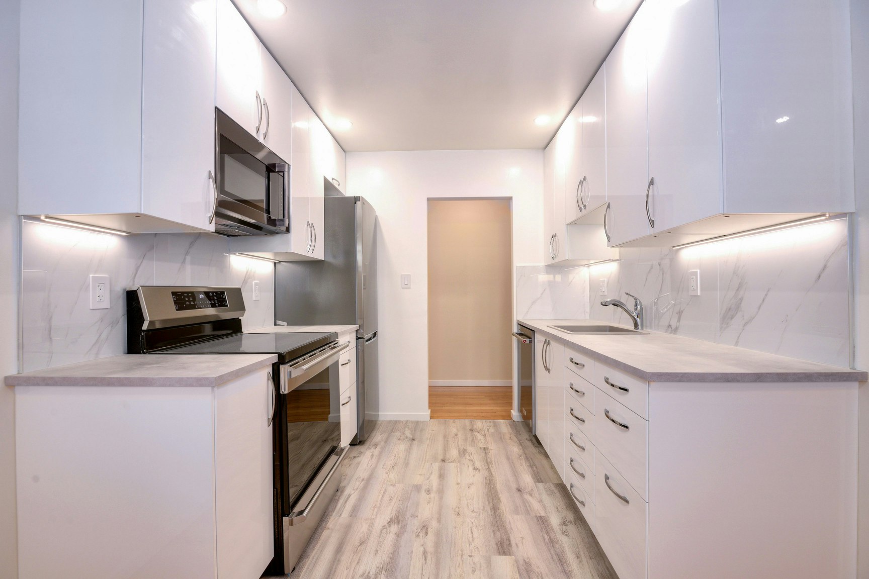 4326 West 10th Avenue, Vancouver, BC, V6R 2L9 - 6