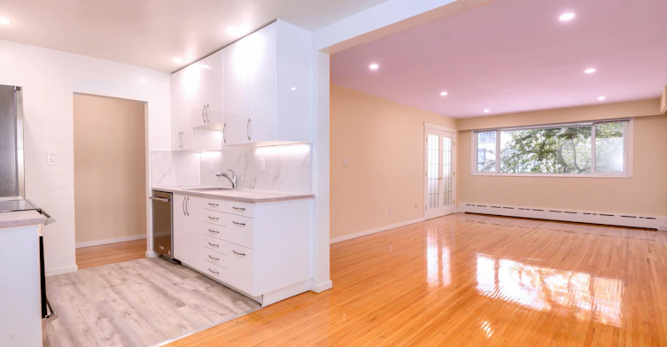 4326 West 10th Avenue, Vancouver, BC, V6R 2L9 - 2