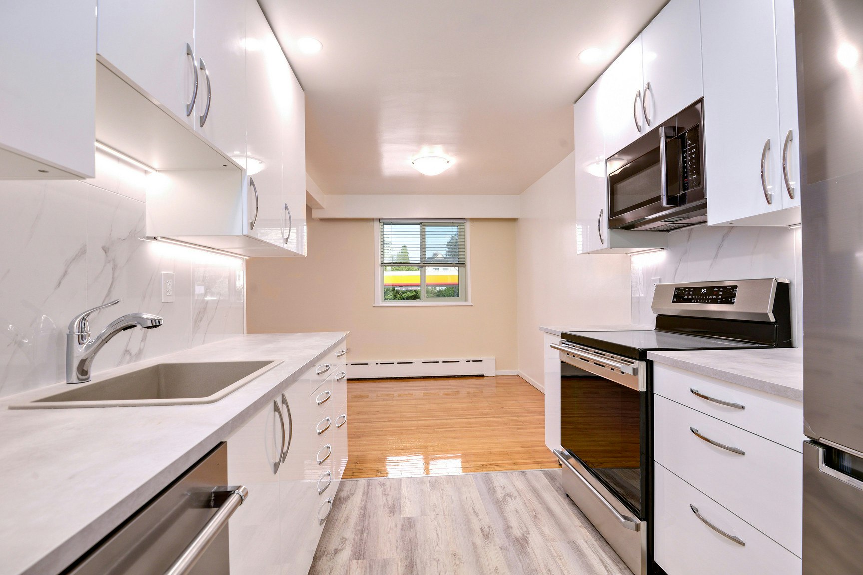 4326 West 10th Avenue, Vancouver, BC, V6R 2L9 - 4