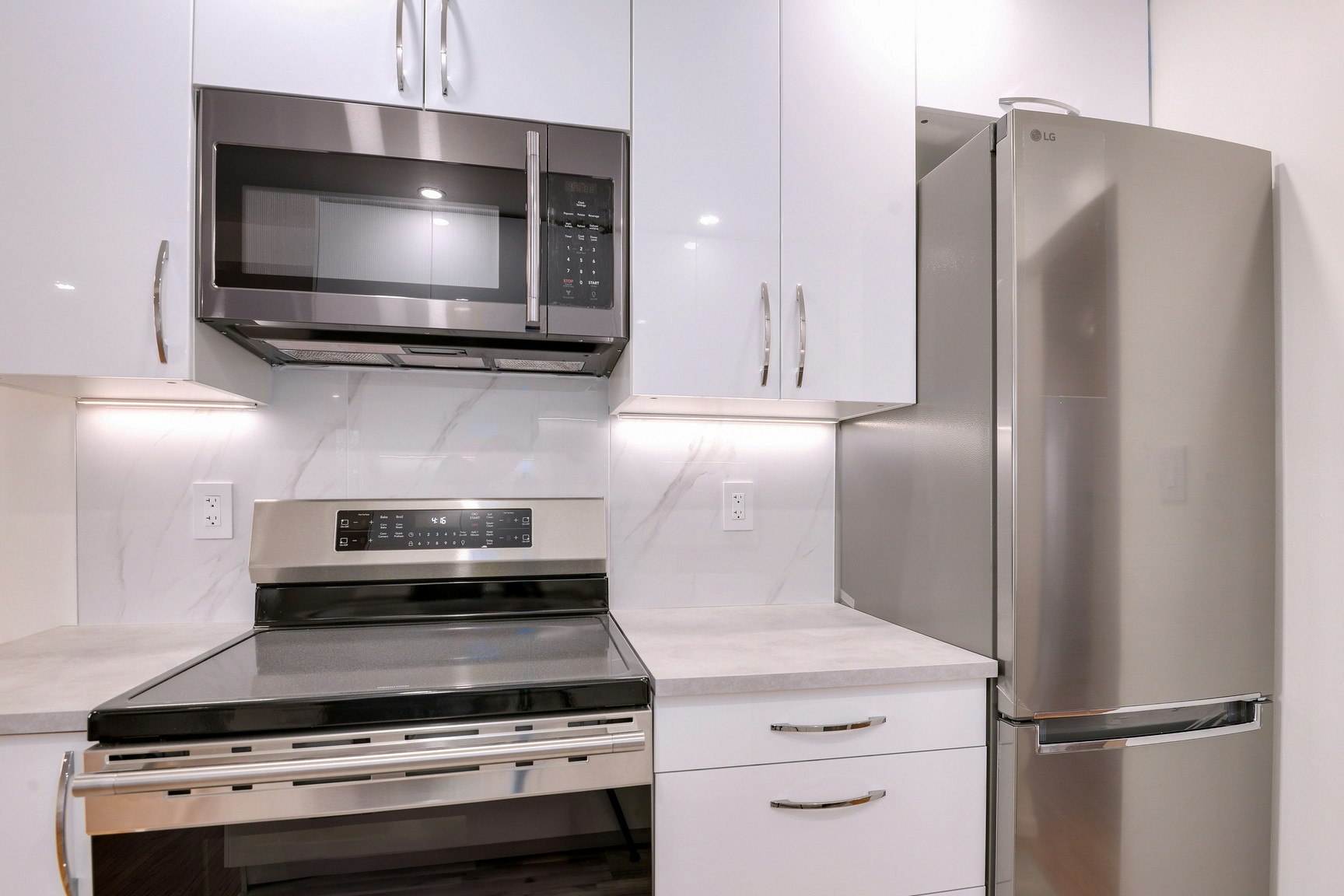 4326 West 10th Avenue, Vancouver, BC, V6R 2L9 - 5