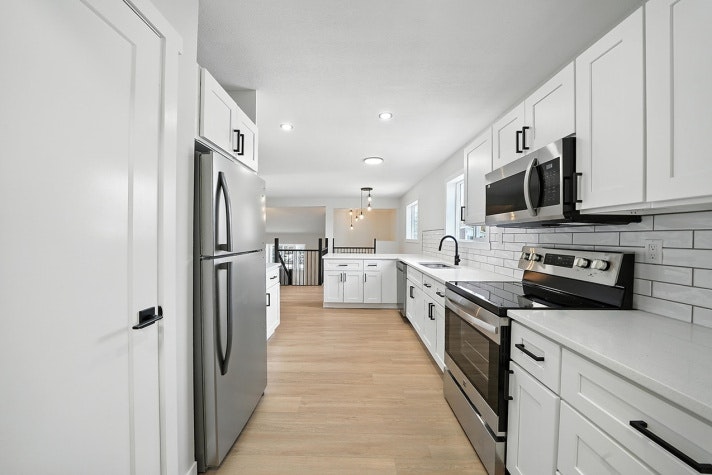3732 47 Street, Red Deer, AB, T4N 1N5 - 3