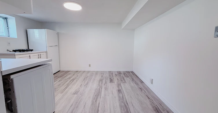 Lower B-32 Avenue Northwestlower B, Calgary, AB, T2M 2P9 - 8