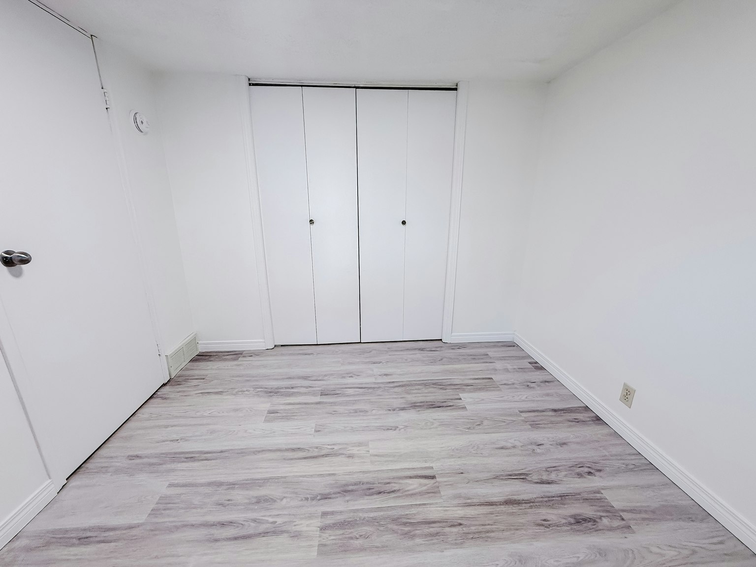 Lower B-32 Avenue Northwestlower B, Calgary, AB, T2M 2P9 - 10