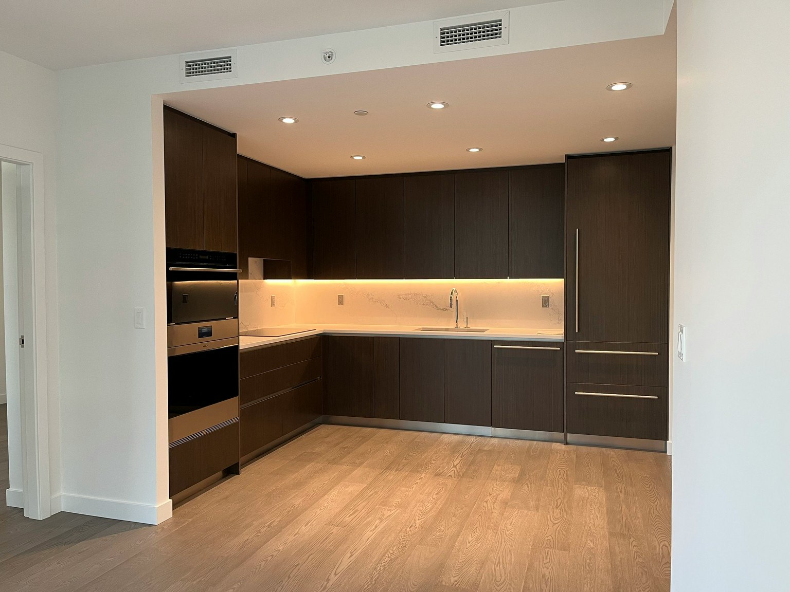 785 Harbour Way, North Vancouver, BC, V7P 0G3 - 8